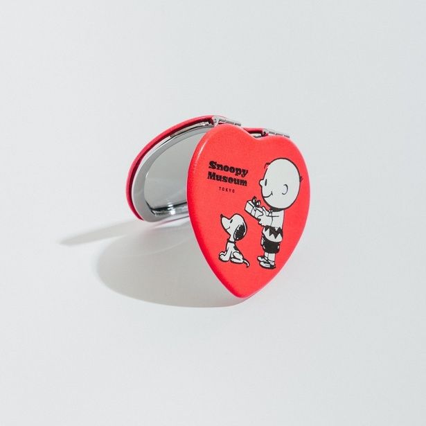 「コンパクトミラー ハート」(1430円)