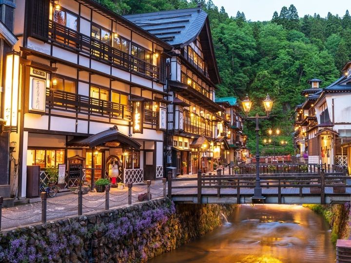 All About ニュース編集部は、全国20～60代の男女250人を対象に「温泉地」に関する独自のアンケート調査を実施。老後に行きたいと思う「山形県の温泉地」で1位に選ばれたのは？