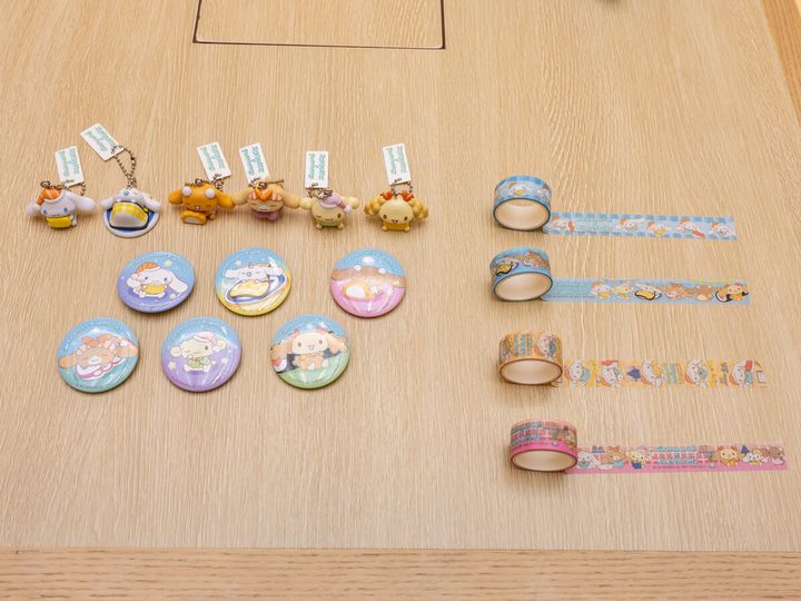 「ビッくらポン！」くら寿司×「シナモロール」オリジナルグッズ