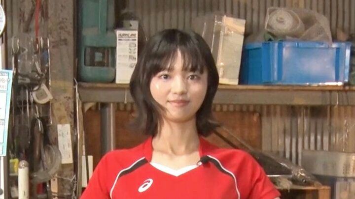 【写真・画像】“165cm・8頭身の抜群スタイル”蒔埜ひな、咄嗟のポーズが「欽ちゃん？（笑）」 1枚目