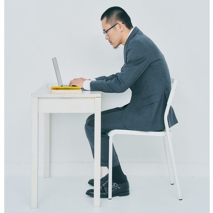 ×前かがみになると内臓が圧迫され、血流が停滞。体温の産生や代謝に悪影響が。