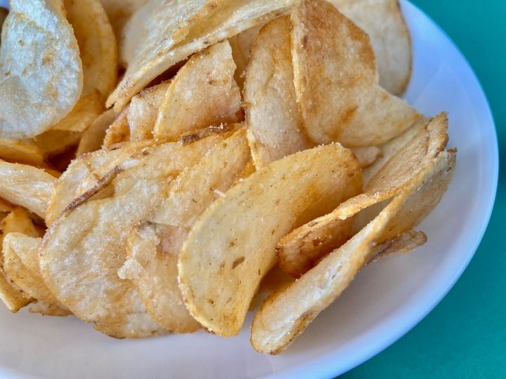 明太子感は微妙？旨味はしっかり！【カルビー】コンビニ限定の新作ポテトチップス