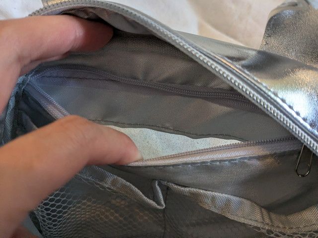 推し活痛バッグポーチ 内側のファスナーポケット