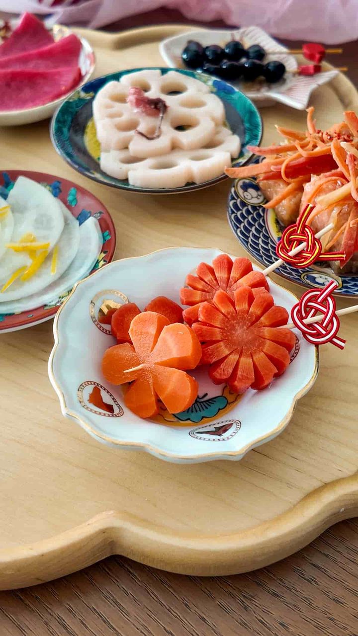 お花がかわいい 人参の甘煮