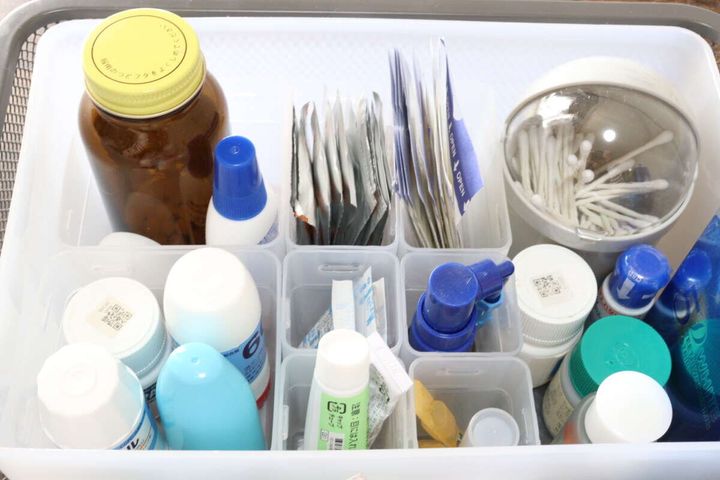 セリアのこまごま整理カップM 3Pで衛生グッズを収納する