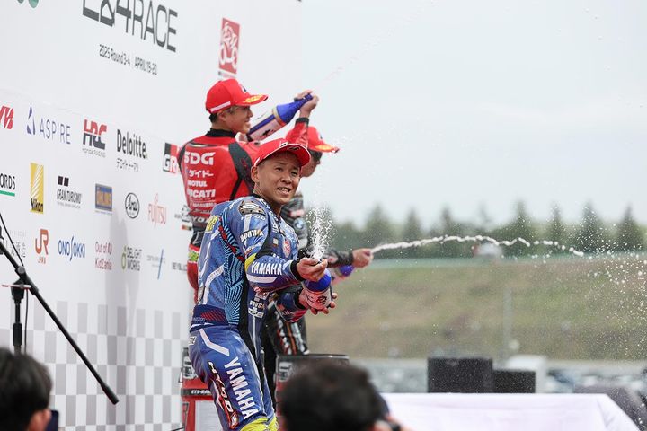 「全てを出し切れたレースであれば、勝てなかった原因を究明して次に繋がるから割り切れる。中途半端なレースをすると、反省から始めなければならないから大変なんだ」と中須賀。開幕戦の中須賀は、その表情から前者だったことがうかがえる