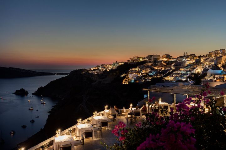 夕暮れ時に空がオレンジからピンク、紫へと変化する時間は言葉にできないほど美しい。