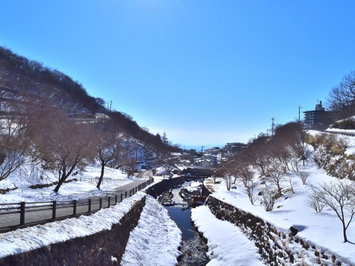 All About ニュース編集部が全国250人を対象に実施した「クリスマスに行きたい温泉地に関するアンケート」の調査結果から、クリスマスに行きたいと思う「栃木県（日光・鬼怒川・那須エリア）の温泉地」ランキングを発表！ 2位「那須湯本温泉」を抑えた1位は？