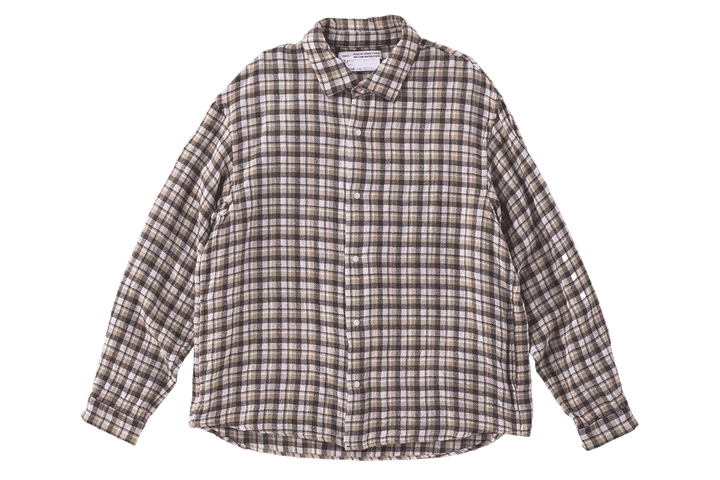 〈ヤエカ〉のコンフォートシャツ