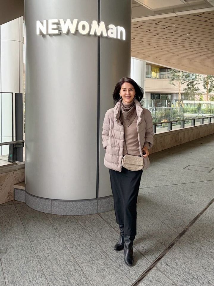 有村さん_カシミヤタートルネックセーター2