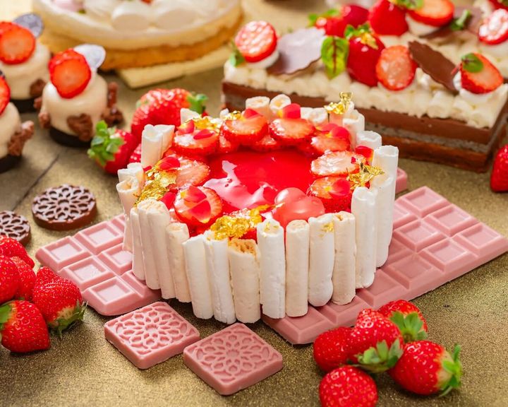 ストロベリーカシスショコラバニーユ