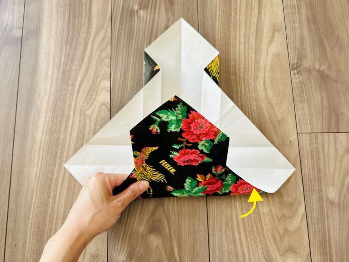 不器用さんでもOK！『簡単ギフト袋』の作り方。包装紙1枚でこんなに可愛くなるなんて♡