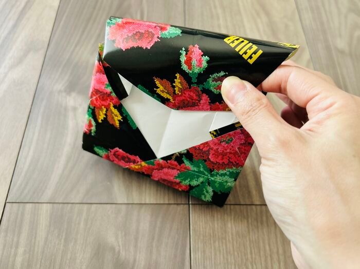 不器用さんでもOK！『簡単ギフト袋』の作り方。包装紙1枚でこんなに可愛くなるなんて♡