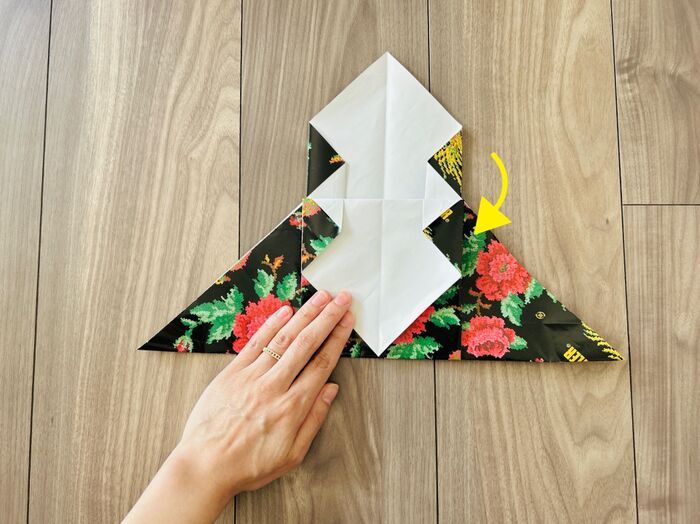 不器用さんでもOK！『簡単ギフト袋』の作り方。包装紙1枚でこんなに可愛くなるなんて♡