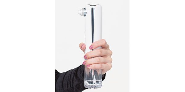 軽くてコンパクト。電源や水源がなくてもどこででも使える。