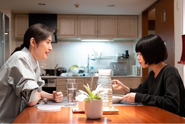 救命救急士である娘・奈央(杉咲花)との親子のドラマも描かれる [c]2025劇場版「緊急取調室 THE FINAL」製作委員会