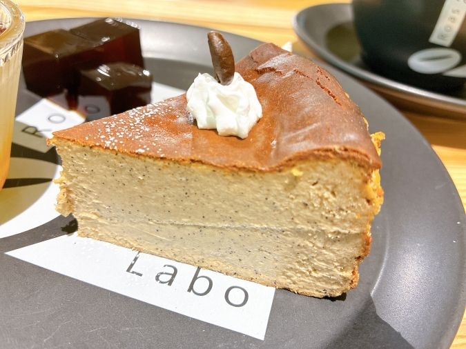Book cafe 3rd Labo コーヒーバスクチーズケーキ