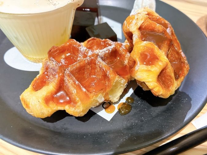 Book cafe 3rd Labo キャラメルクロッフルプレート