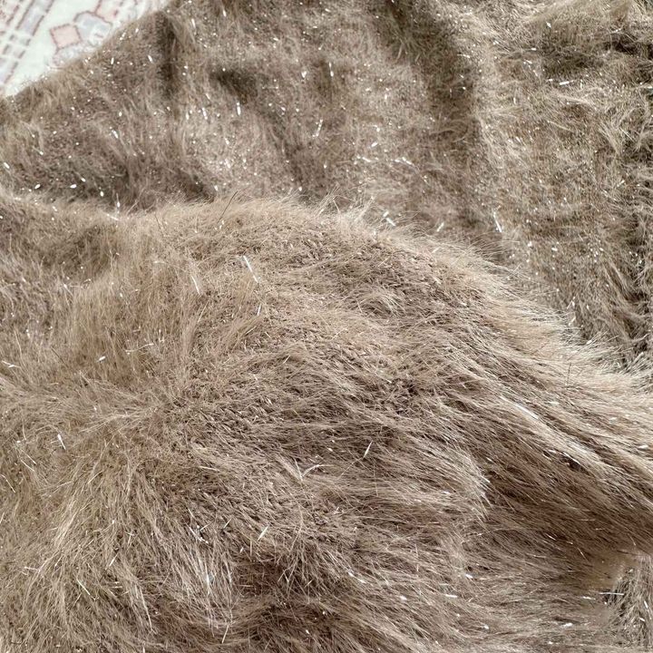 画像: ラメ入りフェザーで表情のある素材感