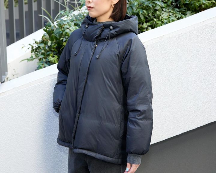 画像: ダウンジャケットはカジュアルすぎないものを選ぶ