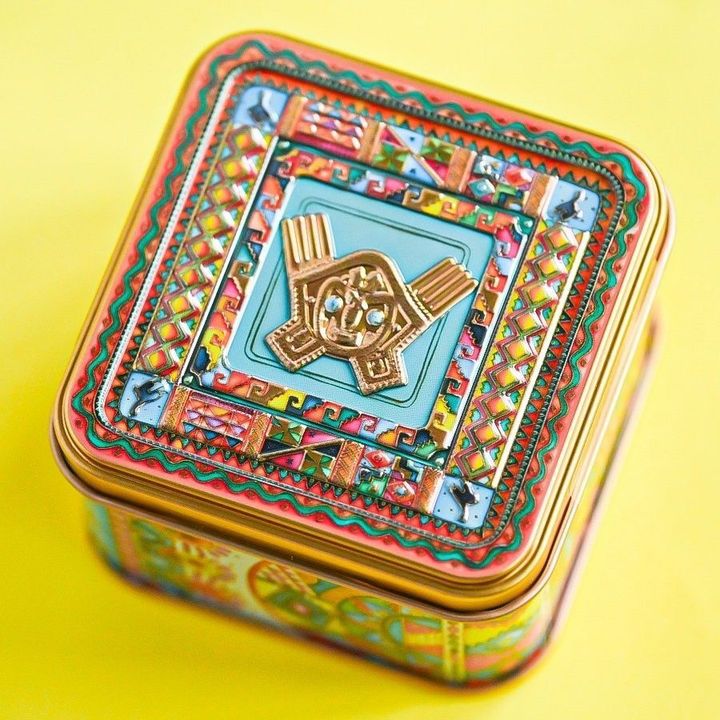 会場限定！1人3点のみしか買えない大人気お菓子缶