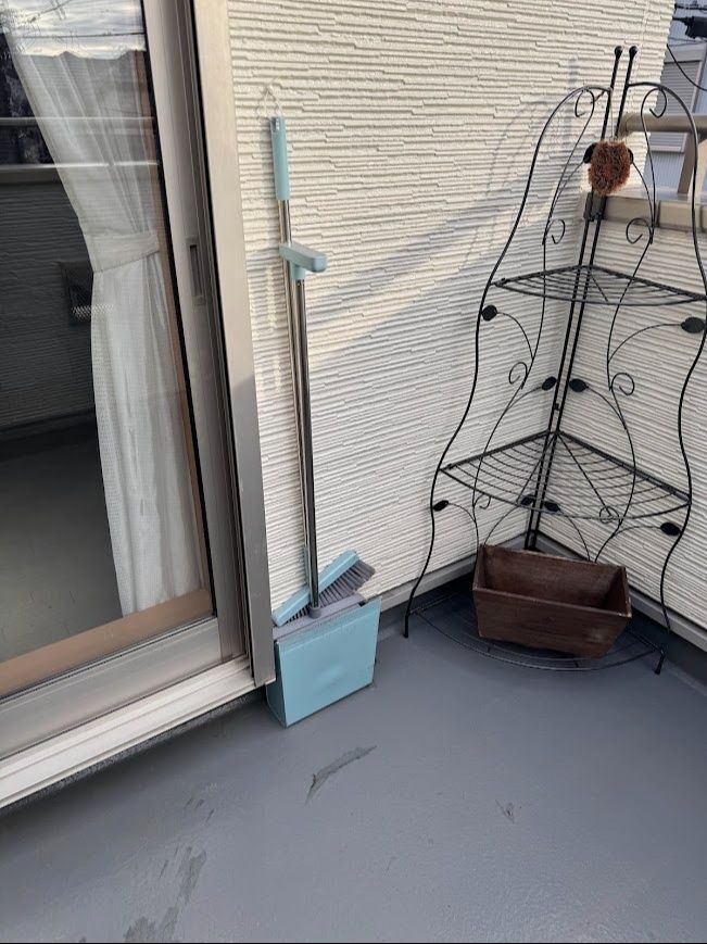 ダイソーで550円で買える!!高機能ほうきセット