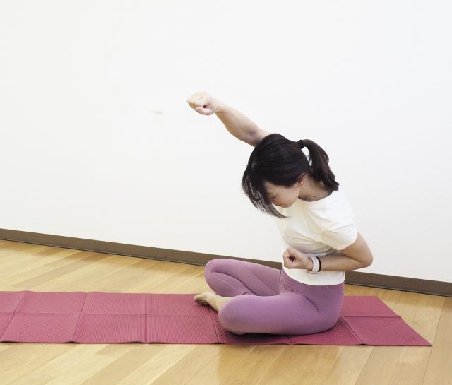 「肩甲骨を動かす」ストレッチ