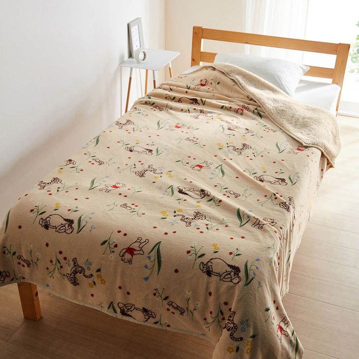 大きめサイズのマイクロファイバー毛布 プーさん