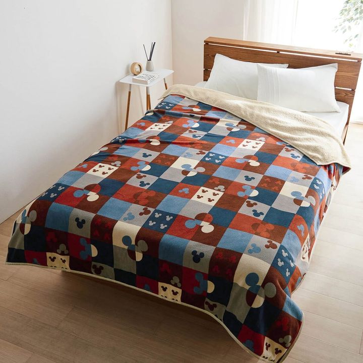 大きめサイズのマイクロファイバー毛布 ミッキーモチーフ