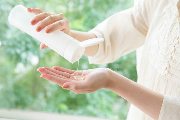 アラフィフ世代はなぜ肌がこんなに乾燥してくるのか？