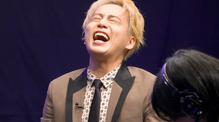 【映像】表情が切なすぎる…“イケメンポーカー対決”の劇的結末