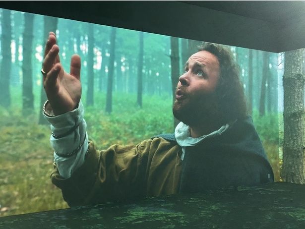 自然信仰が息づくリトアニアで奏でられる、鳥の音や雨音など自然と融け合う音楽