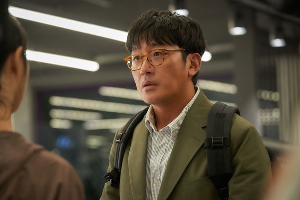 【写真を見る】韓国が誇るトップスター、ハ・ジョンウが主演、監督を務め、仁義も尊厳もかなぐり捨てた“接待ゴルフ”を描く [c]2025 MICHIGAN Venture Capital, WYSWYG Studio, WALKHOUSECOMPANY & FILMMOMENTUM,All Rights Reserved