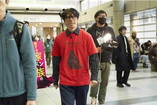 『おさるのベン』をアピールするカノックスター [c]2025 Paramount Pictures. All Rights Reserved.