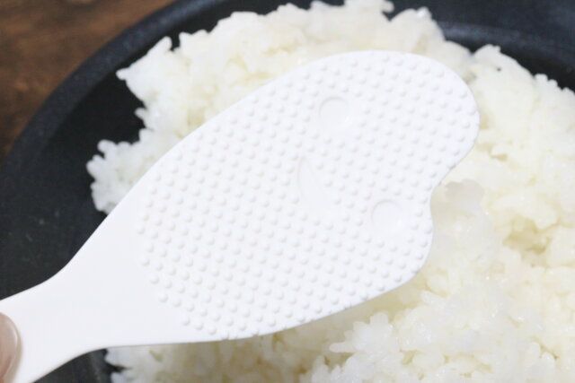 くっつきにくい立つしゃもじ（小） ごはんがつかない