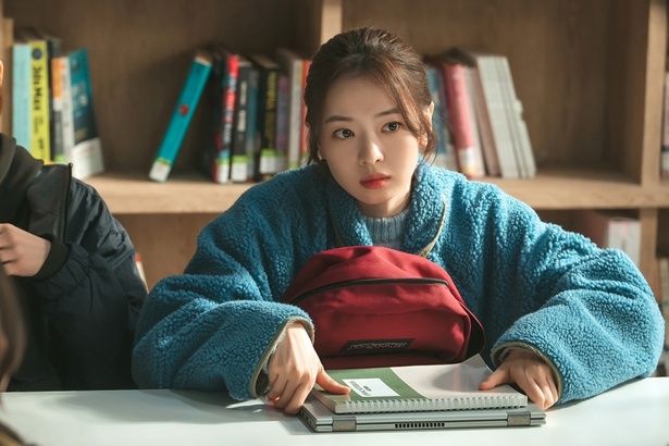 『第4次恋愛革命 ～出会いはエラー：恋はアップデート～』ヒロインのファン・ボルムビョル （C）BINGE WORKS & PONY CANYON & STORYMOB All Rights Reserved.