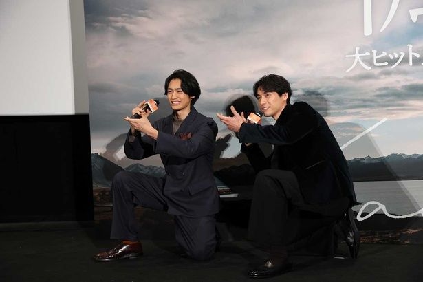 同じ役を演じた福士蒼汰と北島岬 [c]2025 映画『楓』製作委員会