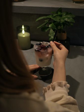 【熊本県人吉市】夜にスイーツと球磨焼酎が楽しめる新スポット「YORU. sweets and bar」が誕生