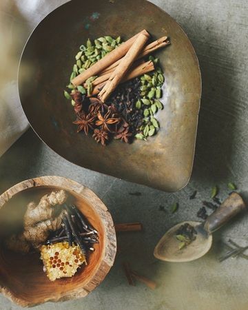 「Chai Apothecary」が冬限定のチャイシロップとギフトセットを発売