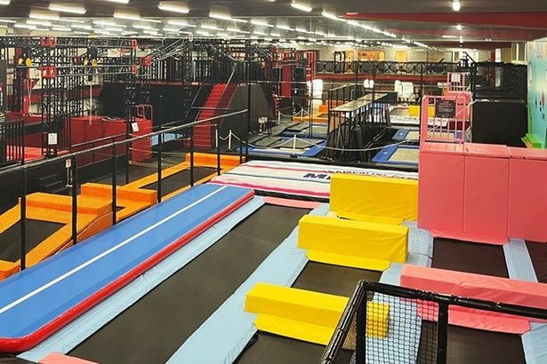 メインエリアでは、トランポリンに慣れて遊んで楽しめる 画像提供：トランポリンパークMr.JUMP(ミスタージャンプ)松戸店