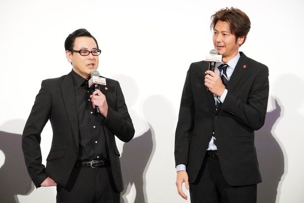 クランクアップの際には「泣いた」と声を揃えた“もつなべコンビ”