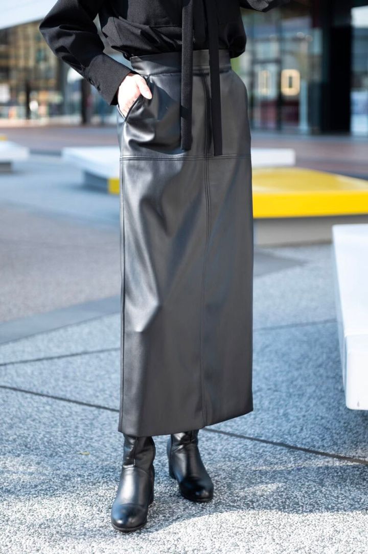 あえての合わせがパワフルに効く！斬新な足元が素敵コーデの立役者