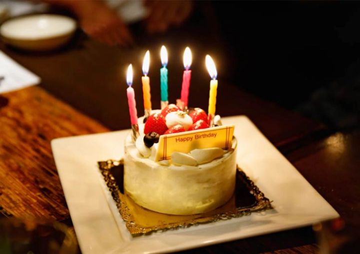 誕生日ケーキの画像