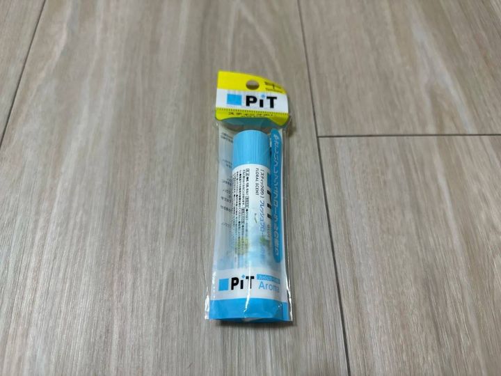 DAISO(ダイソー)：スティック糊ハイパワーフローラル