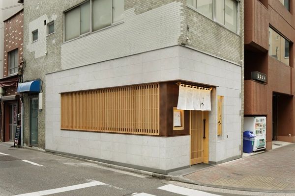 【東京都品川区】中華そば店「銀座 八五」で修業したうどん職人が店長を務める「藤丸うどん」オープン