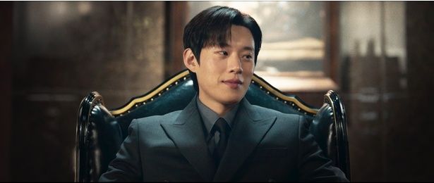 キム・ソンチョル演じる“ボス”ことト社長 [c] 2025 PLUS M ENTERTAINMENT, CLIMAX STUDIO AND WOWPOINT ALL RIGHTS RESERVED.