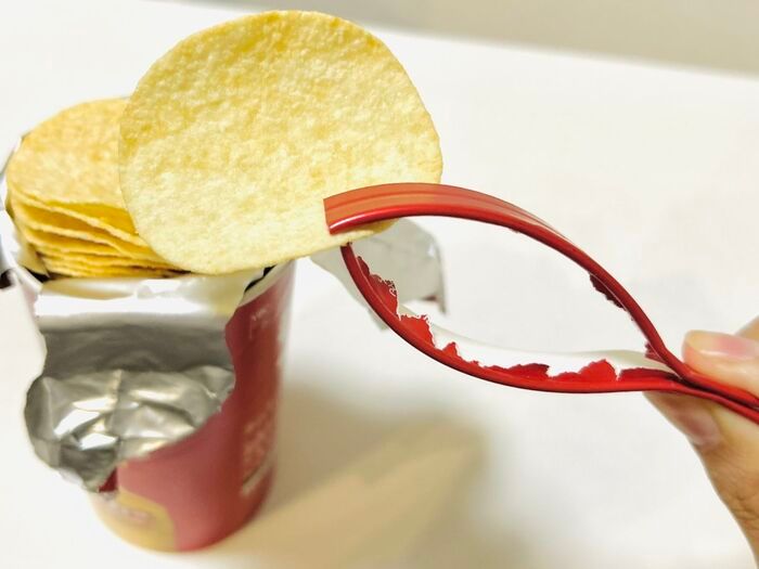革命的すぎる…！！『チップスター』のナイスな食べ方。これは真似せずにはいられない！