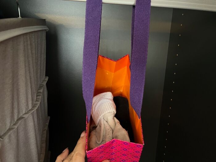 「その紙袋、捨てないで！」クリスマスでゲットしたショッパーの賢い使い道6選♡