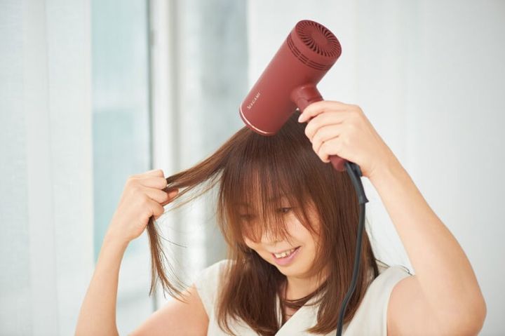 つむじから放射状に引っ張りながら乾かす