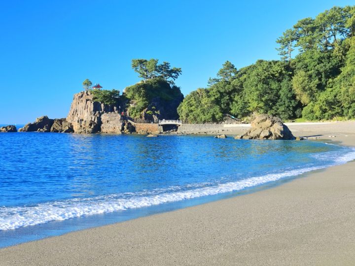 All About ニュース編集部が全国250人を対象に実施した好き＆行ってみたい絶景スポットに関するアンケートの調査結果から、好き＆行ってみたい「高知県の絶景スポット」ランキングを発表！ 2位「桂浜（高知市）」を抑えた1位は？